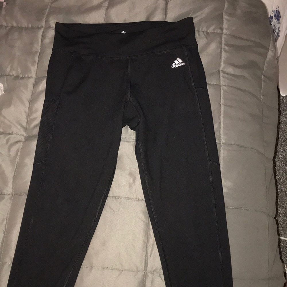 👟Adidas crop leggings with side pocket👟